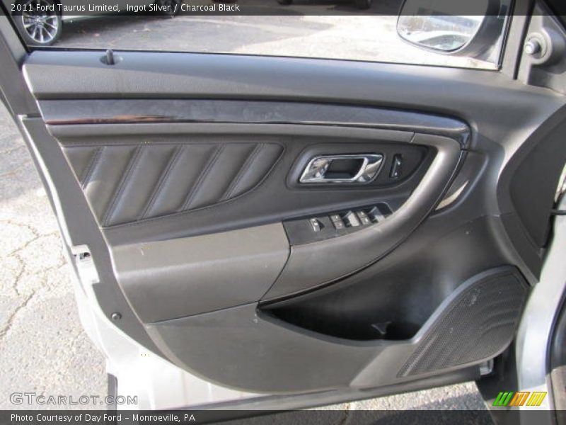 Ingot Silver / Charcoal Black 2011 Ford Taurus Limited