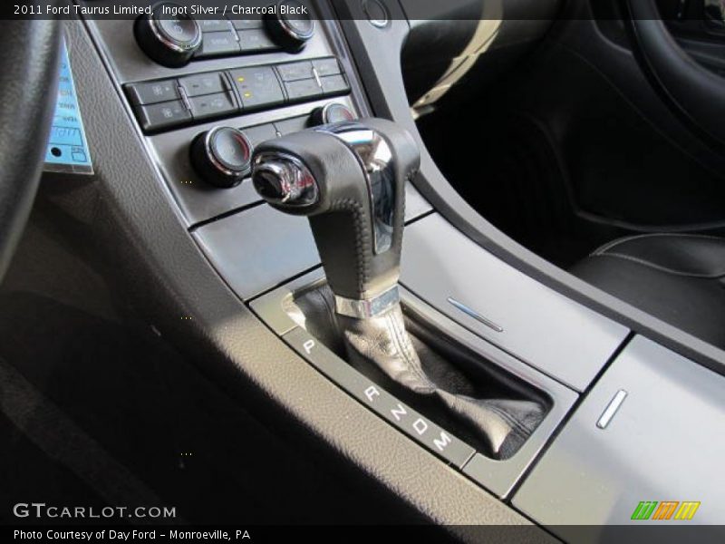 Ingot Silver / Charcoal Black 2011 Ford Taurus Limited