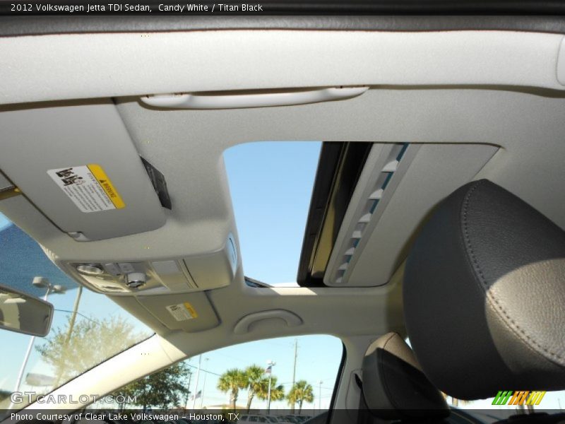 Candy White / Titan Black 2012 Volkswagen Jetta TDI Sedan