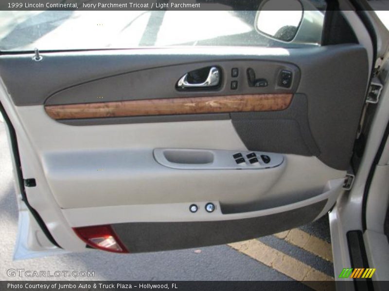 Door Panel of 1999 Continental 