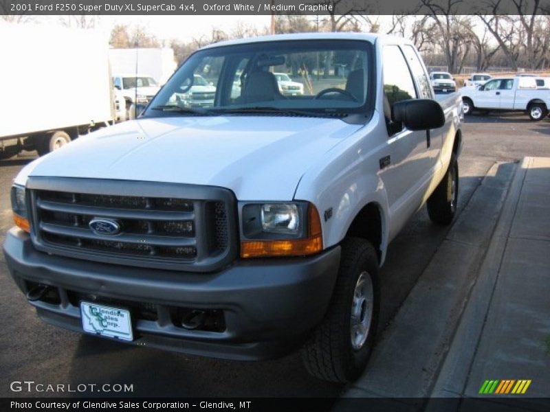 Oxford White / Medium Graphite 2001 Ford F250 Super Duty XL SuperCab 4x4