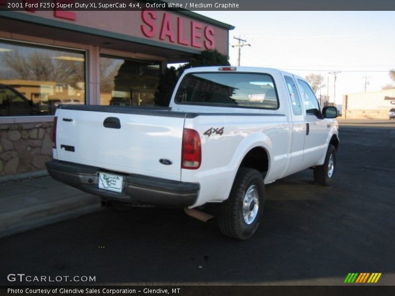 Oxford White / Medium Graphite 2001 Ford F250 Super Duty XL SuperCab 4x4