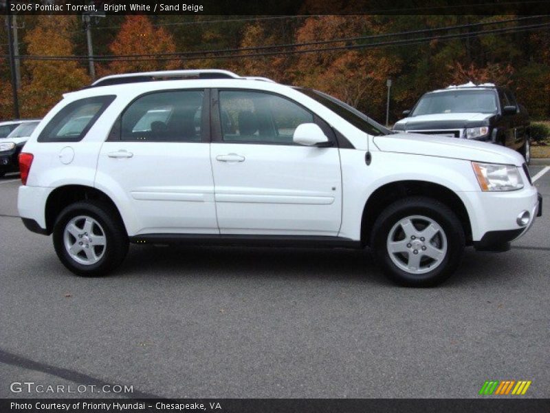 Bright White / Sand Beige 2006 Pontiac Torrent