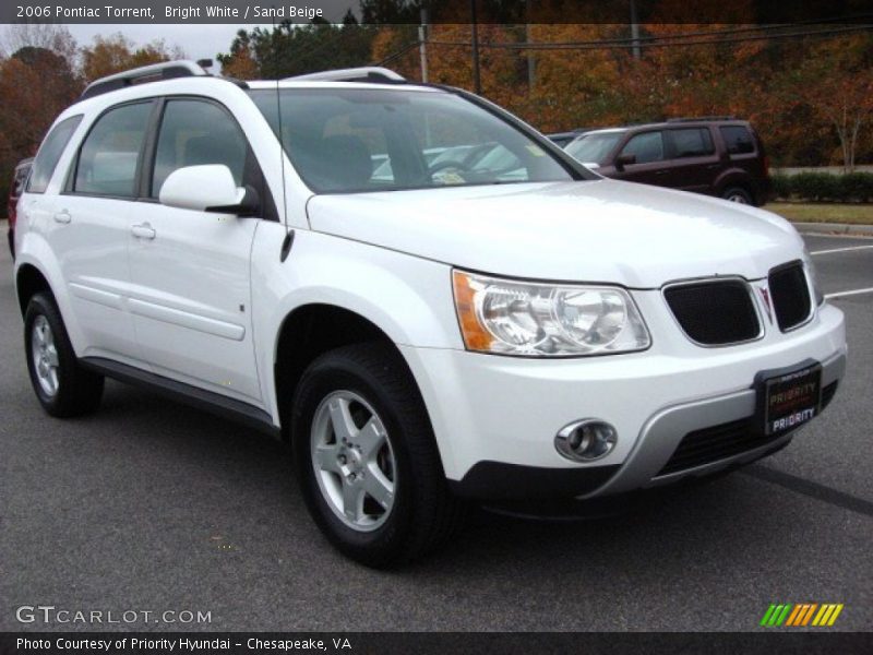 Bright White / Sand Beige 2006 Pontiac Torrent