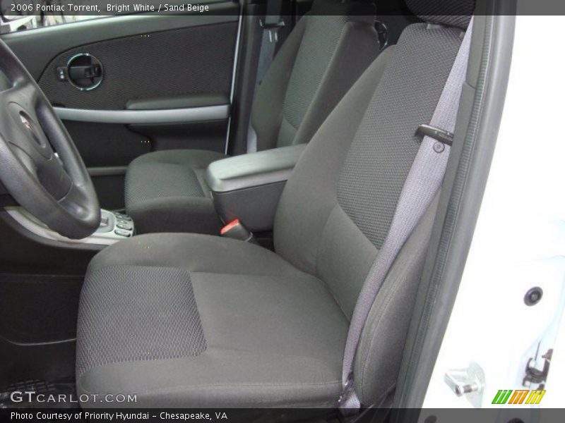 Bright White / Sand Beige 2006 Pontiac Torrent