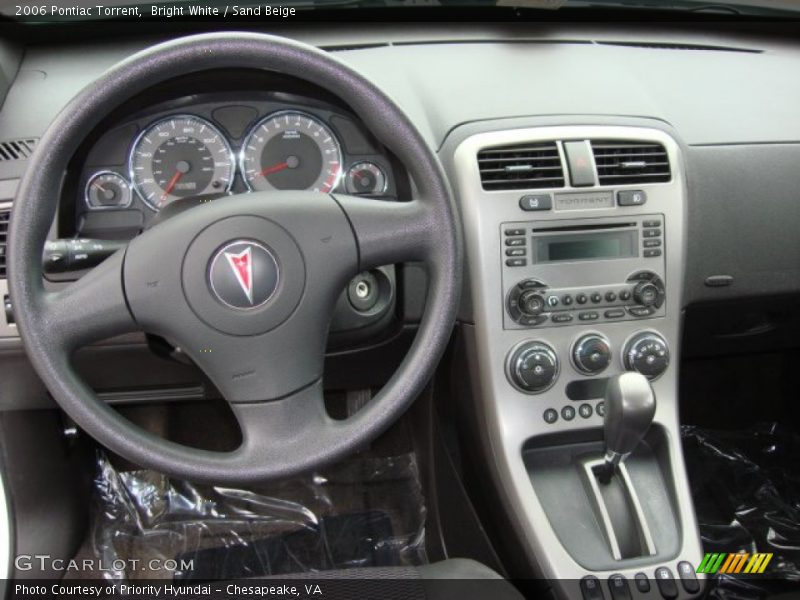 Bright White / Sand Beige 2006 Pontiac Torrent