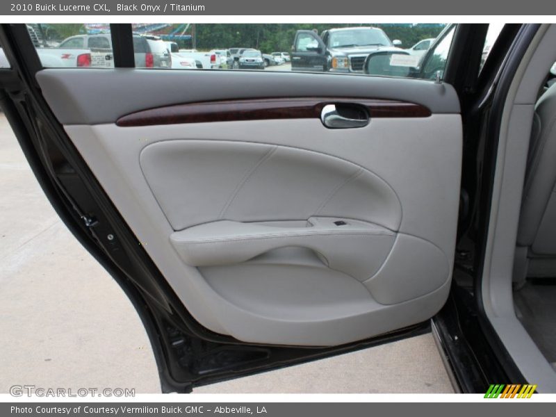 Black Onyx / Titanium 2010 Buick Lucerne CXL