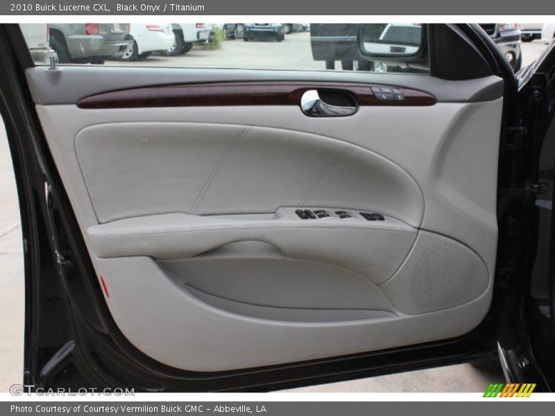 Black Onyx / Titanium 2010 Buick Lucerne CXL