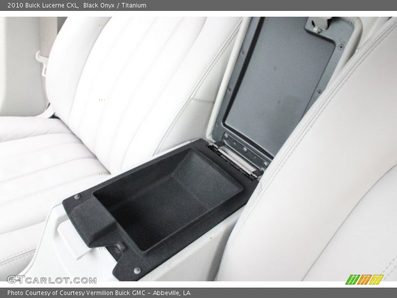 Black Onyx / Titanium 2010 Buick Lucerne CXL