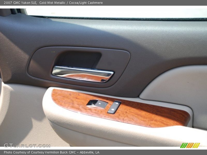 Gold Mist Metallic / Cocoa/Light Cashmere 2007 GMC Yukon SLE