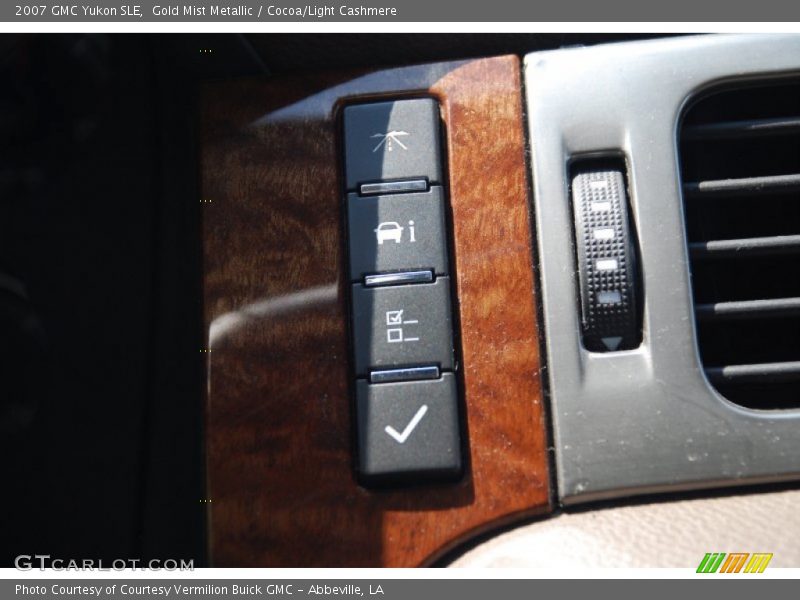 Gold Mist Metallic / Cocoa/Light Cashmere 2007 GMC Yukon SLE