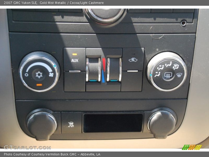 Gold Mist Metallic / Cocoa/Light Cashmere 2007 GMC Yukon SLE