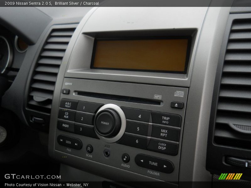 Brilliant Silver / Charcoal 2009 Nissan Sentra 2.0 S