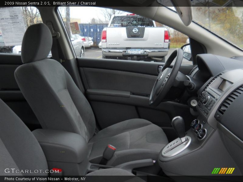 Brilliant Silver / Charcoal 2009 Nissan Sentra 2.0 S