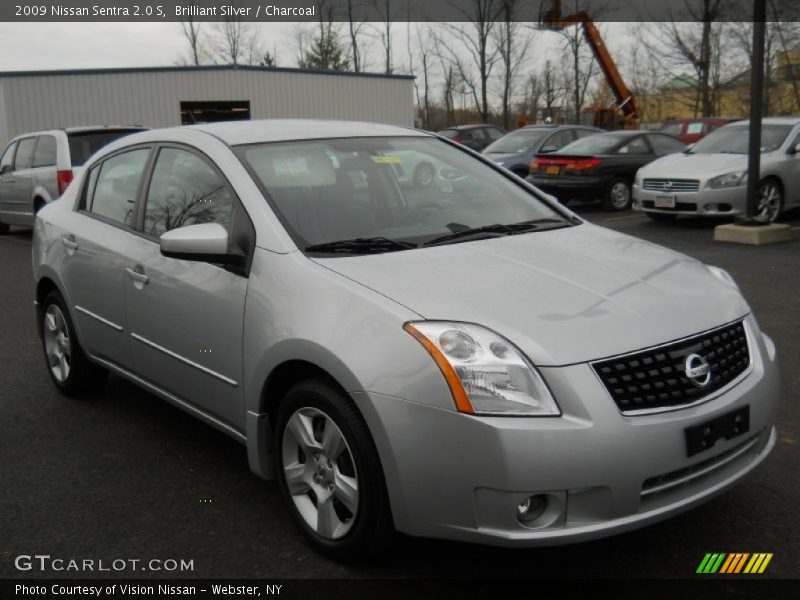 Brilliant Silver / Charcoal 2009 Nissan Sentra 2.0 S