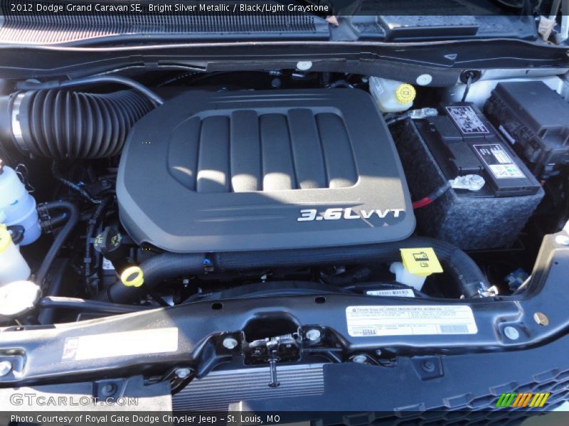 Bright Silver Metallic / Black/Light Graystone 2012 Dodge Grand Caravan SE