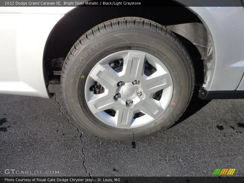 Bright Silver Metallic / Black/Light Graystone 2012 Dodge Grand Caravan SE