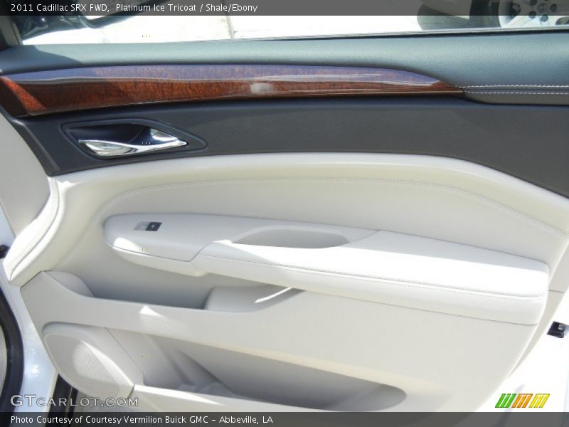 Platinum Ice Tricoat / Shale/Ebony 2011 Cadillac SRX FWD