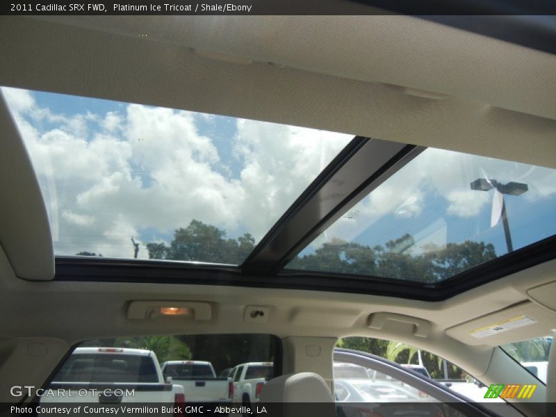 Platinum Ice Tricoat / Shale/Ebony 2011 Cadillac SRX FWD