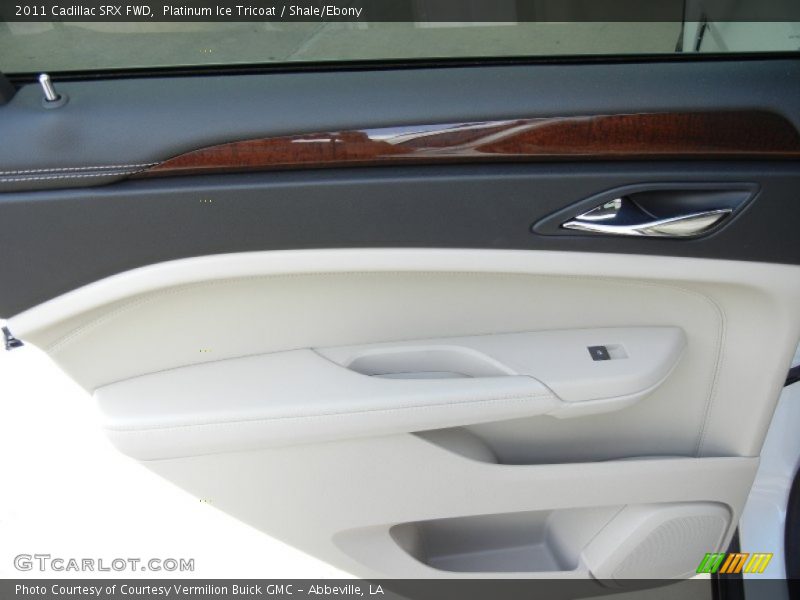 Platinum Ice Tricoat / Shale/Ebony 2011 Cadillac SRX FWD