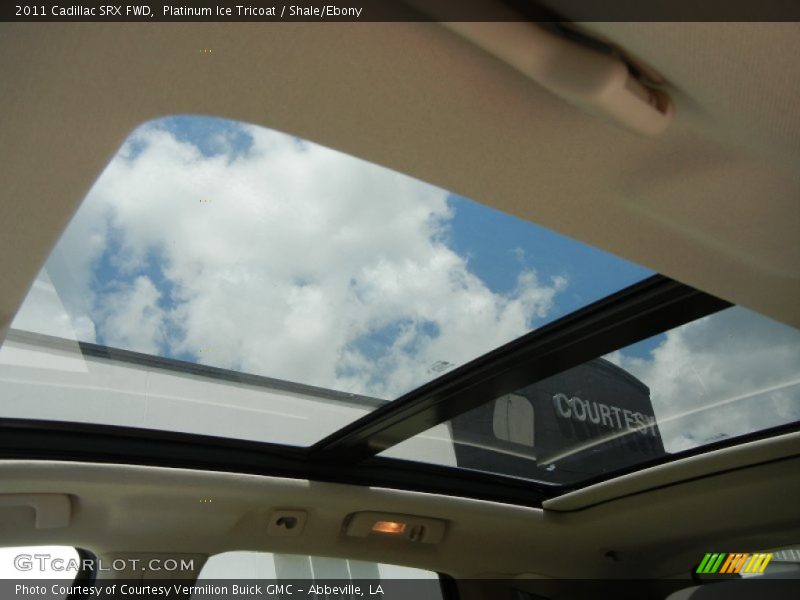 Platinum Ice Tricoat / Shale/Ebony 2011 Cadillac SRX FWD