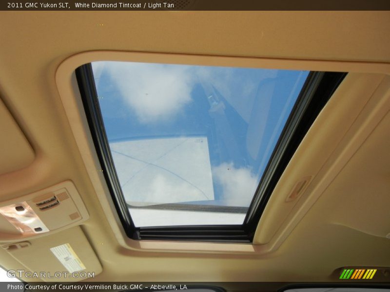 White Diamond Tintcoat / Light Tan 2011 GMC Yukon SLT