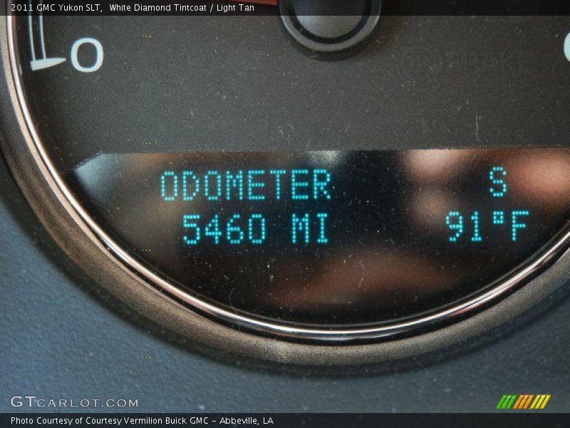 White Diamond Tintcoat / Light Tan 2011 GMC Yukon SLT