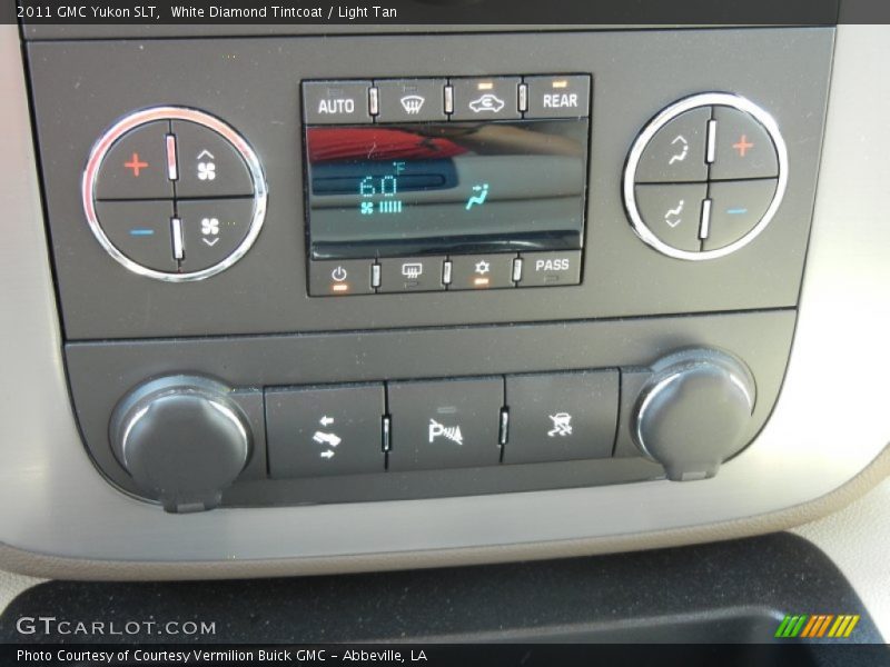 White Diamond Tintcoat / Light Tan 2011 GMC Yukon SLT