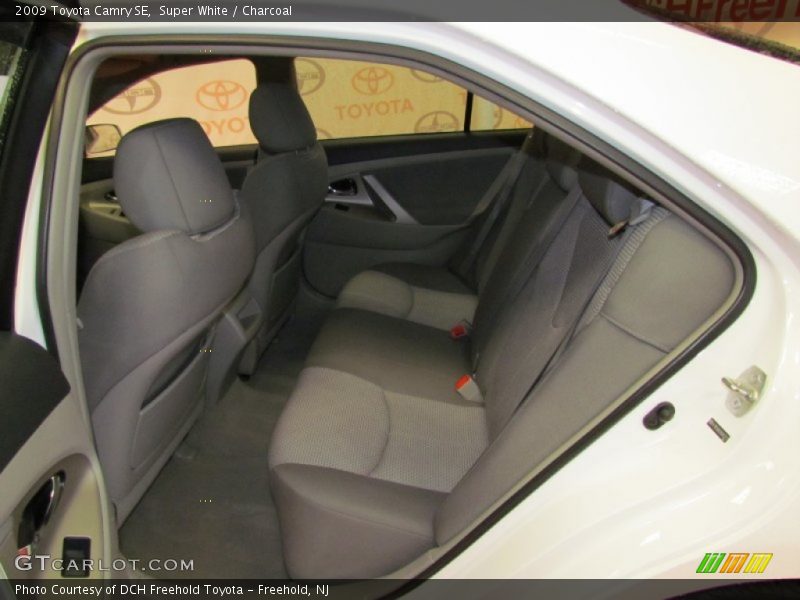 Super White / Charcoal 2009 Toyota Camry SE