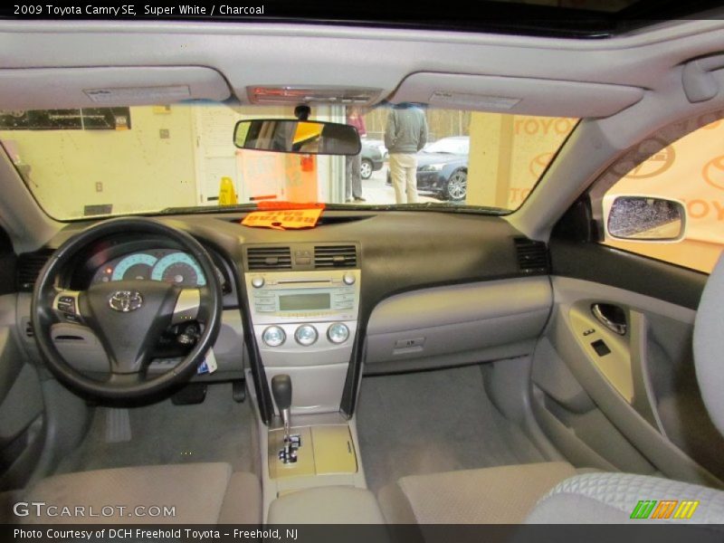 Super White / Charcoal 2009 Toyota Camry SE