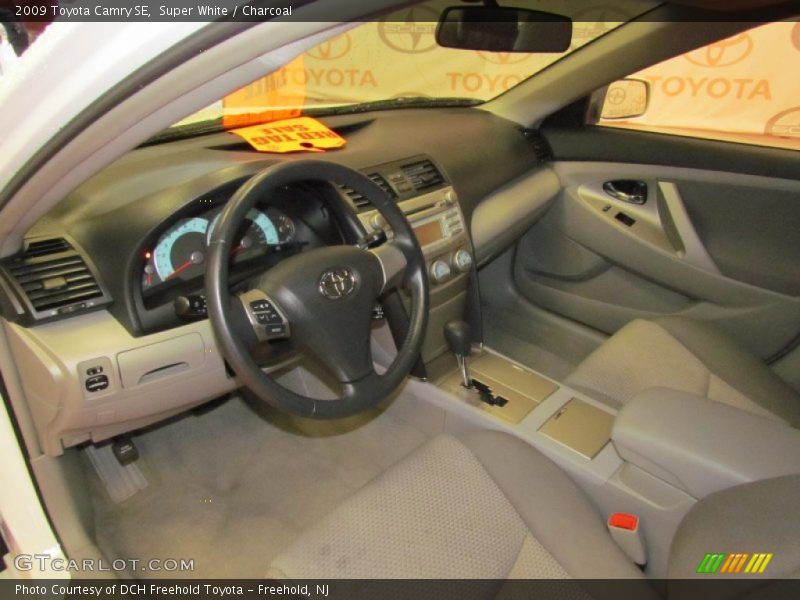 Super White / Charcoal 2009 Toyota Camry SE