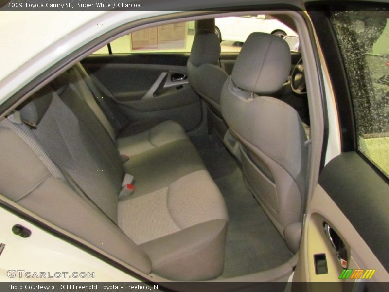 Super White / Charcoal 2009 Toyota Camry SE