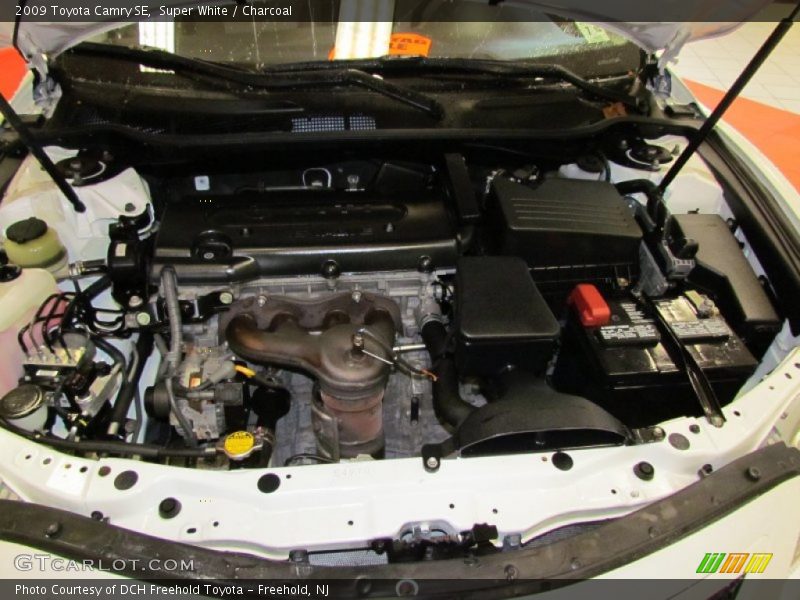 Super White / Charcoal 2009 Toyota Camry SE