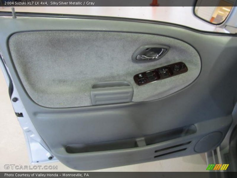 Silky Silver Metallic / Gray 2004 Suzuki XL7 LX 4x4
