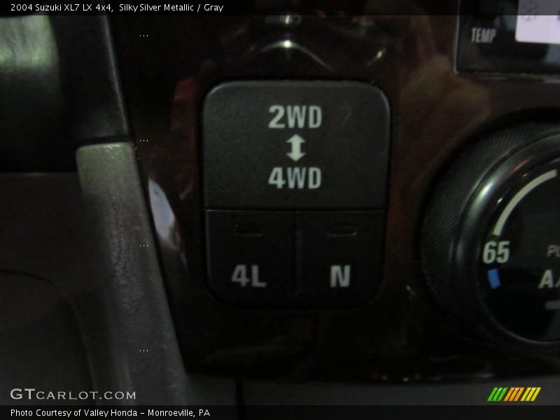 Silky Silver Metallic / Gray 2004 Suzuki XL7 LX 4x4