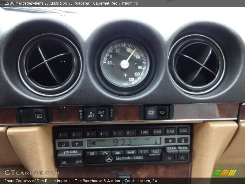 Controls of 1986 SL Class 560 SL Roadster