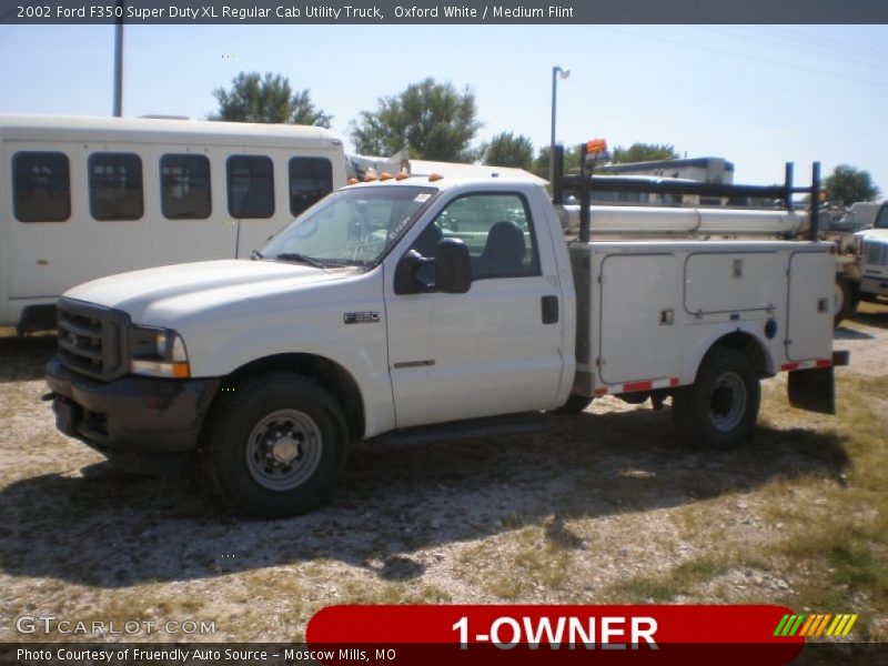 Oxford White / Medium Flint 2002 Ford F350 Super Duty XL Regular Cab Utility Truck