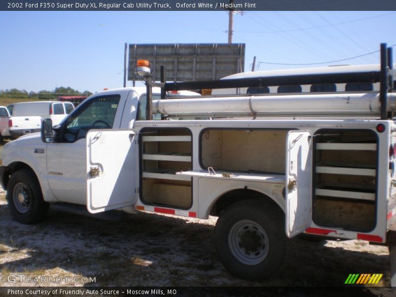 Oxford White / Medium Flint 2002 Ford F350 Super Duty XL Regular Cab Utility Truck