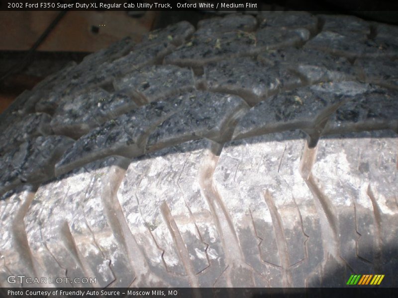 Oxford White / Medium Flint 2002 Ford F350 Super Duty XL Regular Cab Utility Truck