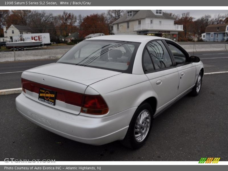 White / Black/Gray 1998 Saturn S Series SL2 Sedan