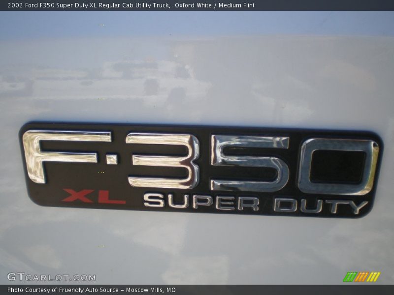 Oxford White / Medium Flint 2002 Ford F350 Super Duty XL Regular Cab Utility Truck