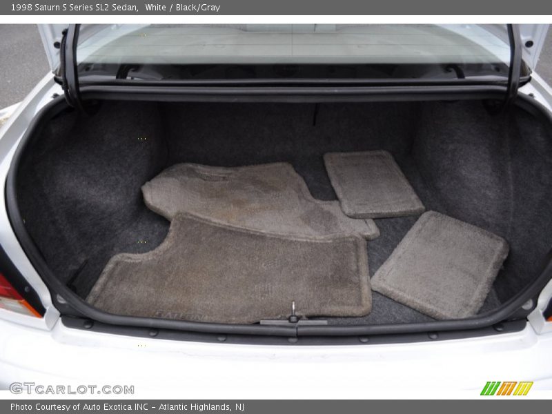 White / Black/Gray 1998 Saturn S Series SL2 Sedan