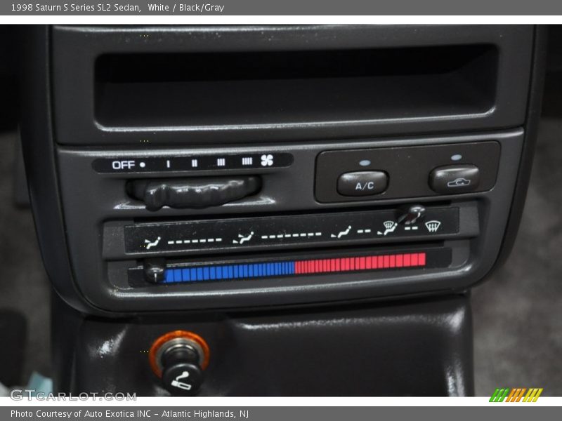 Controls of 1998 S Series SL2 Sedan