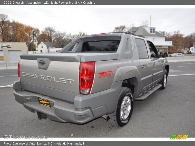 Light Pewter Metallic / Graphite 2002 Chevrolet Avalanche 4WD