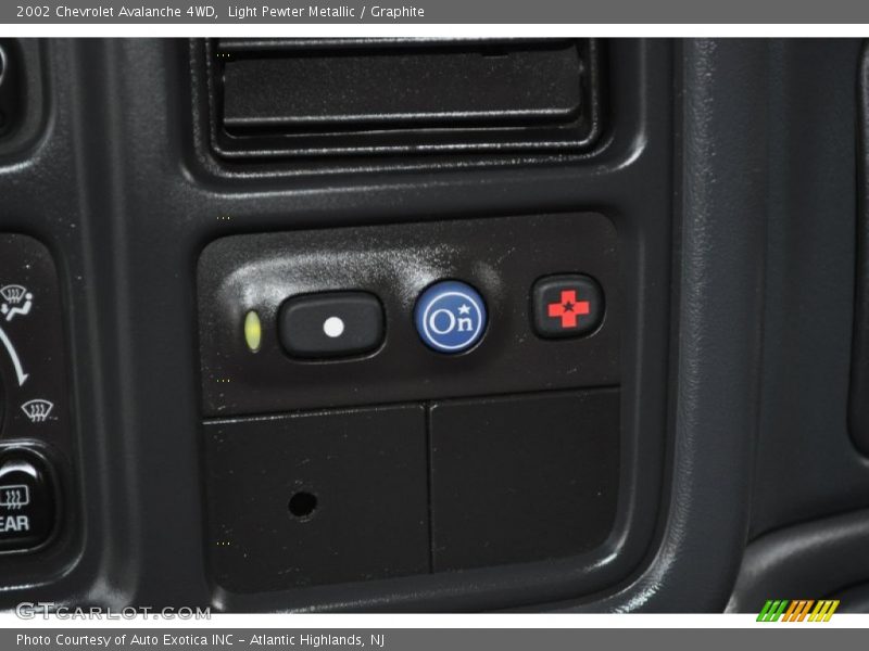 Light Pewter Metallic / Graphite 2002 Chevrolet Avalanche 4WD