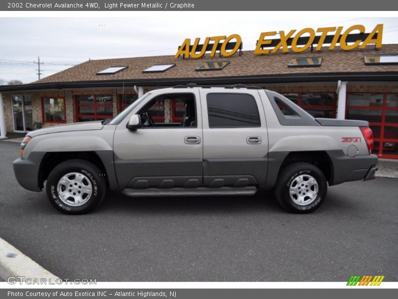 Light Pewter Metallic / Graphite 2002 Chevrolet Avalanche 4WD