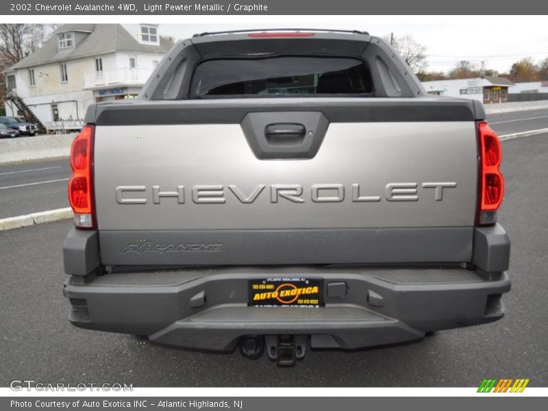 Light Pewter Metallic / Graphite 2002 Chevrolet Avalanche 4WD