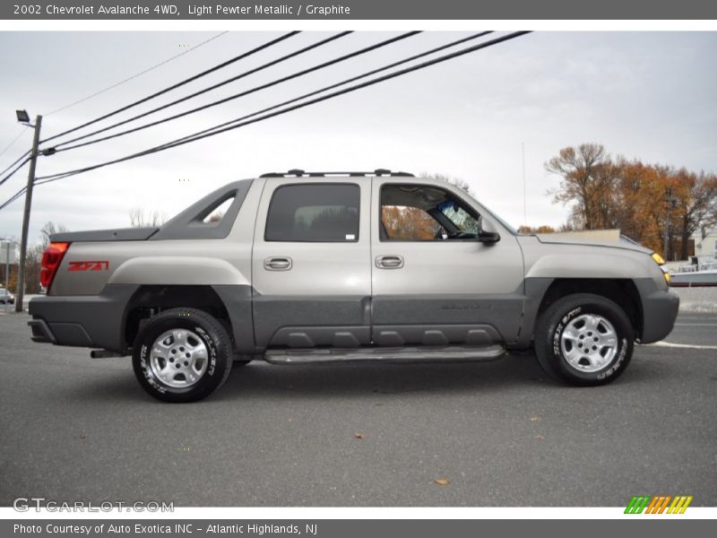 Light Pewter Metallic / Graphite 2002 Chevrolet Avalanche 4WD