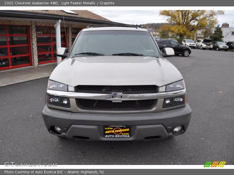 Light Pewter Metallic / Graphite 2002 Chevrolet Avalanche 4WD