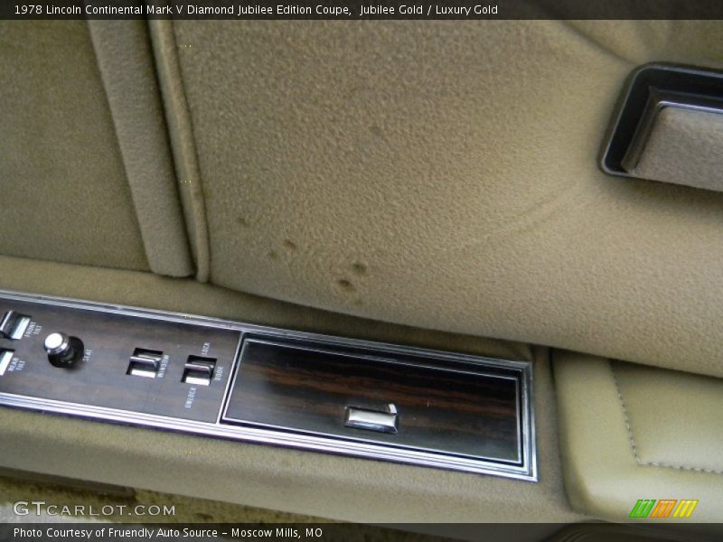Jubilee Gold / Luxury Gold 1978 Lincoln Continental Mark V Diamond Jubilee Edition Coupe